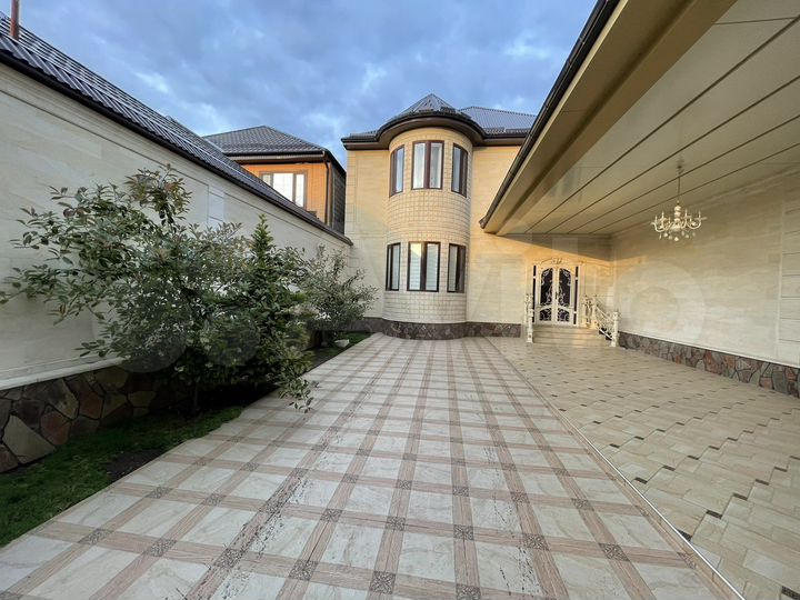 Дом 307 м² на участке 4 сот.