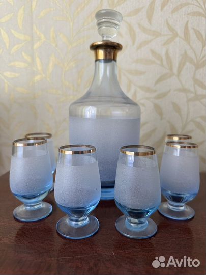 Графин с рюмками