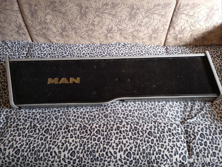Стол для MAN TGX