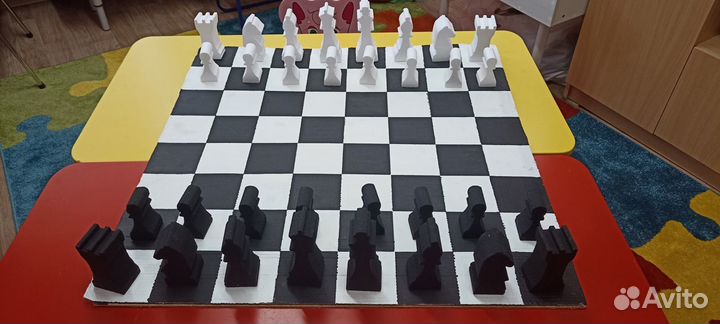 Шахматные фигуры из пенопласта