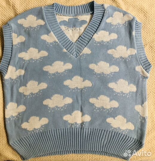 Жилетка женская вязаная