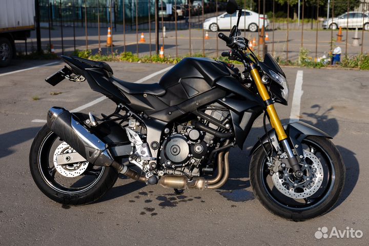 Suzuki GSX - S750