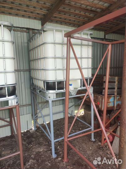 Стойка под еврокуб для полива 1 метр