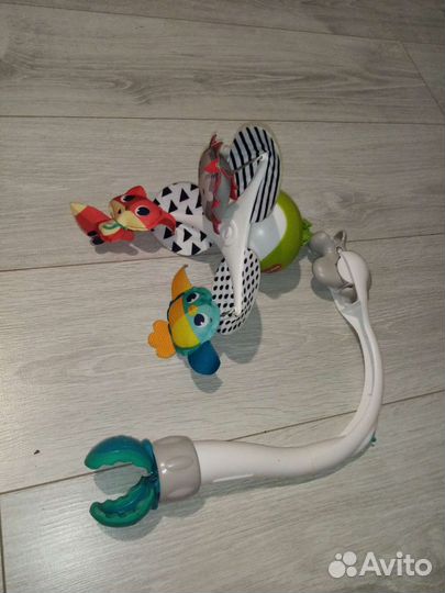 Мобиль tiny love+ пакет погремушек и прыгунки