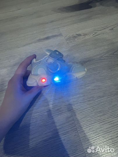 Кроссовки детские