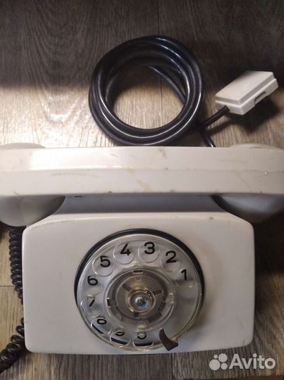 Старый телефон СССР сделано в Болгарии