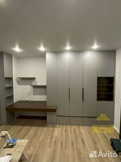 Угловой шкаф