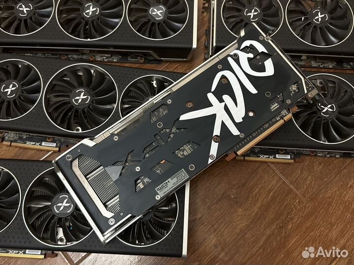 Видеокарта XFX radeon quik 6700XT