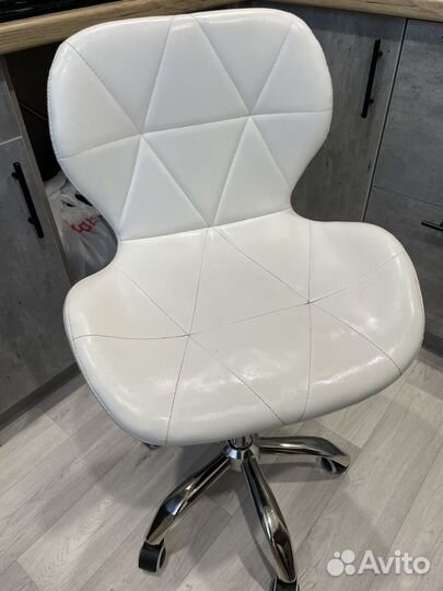 Стул для мастера ракушка