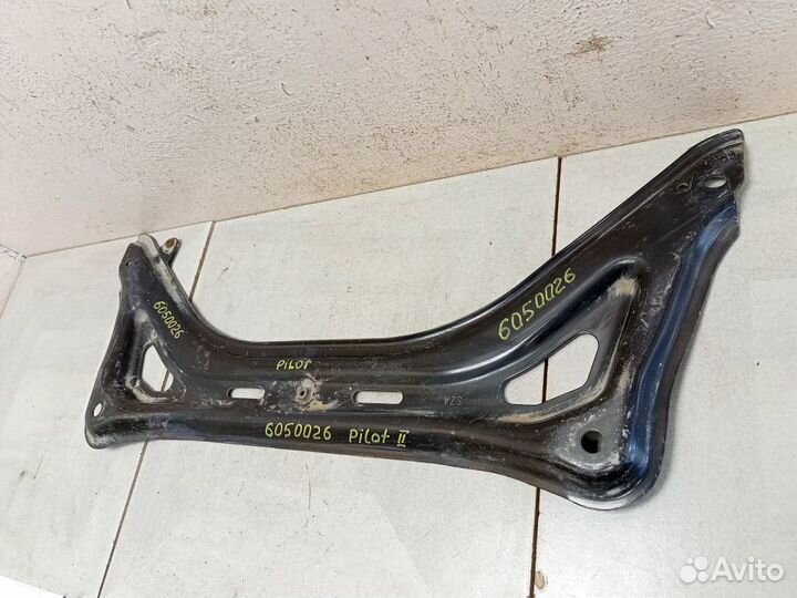 Усилитель переднего подрамника 50240szaa00