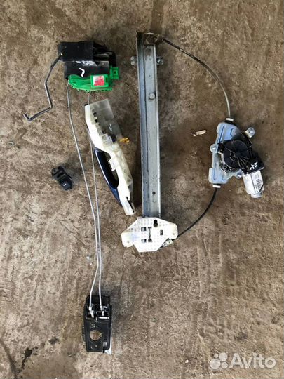 Стеклоподъемник передний прав Kia Rio 3