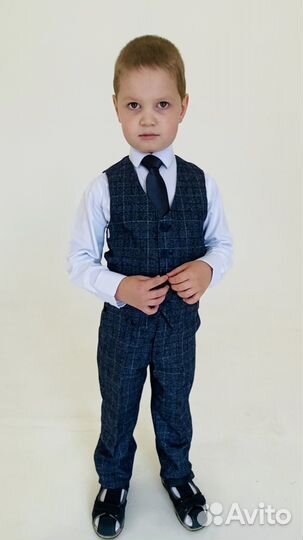 Костюм-тройка для мальчика школьный
