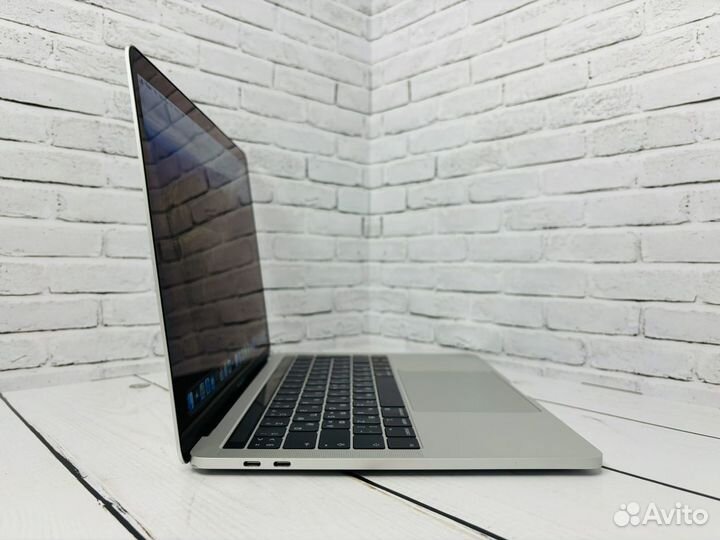 MacBook Pro 13 (2018), 512 ГБ, Core i5, 2.3 ГГц, RAM 16 ГБ, Intel Iris Plus Graphics 655