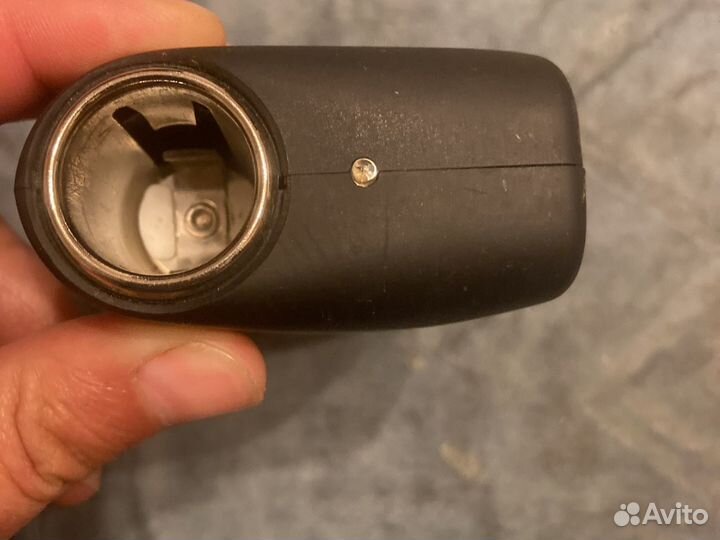 Автомобильное зарядное устройство