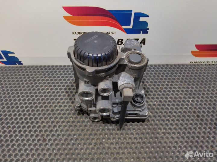 Кран управления тормозами прицепа