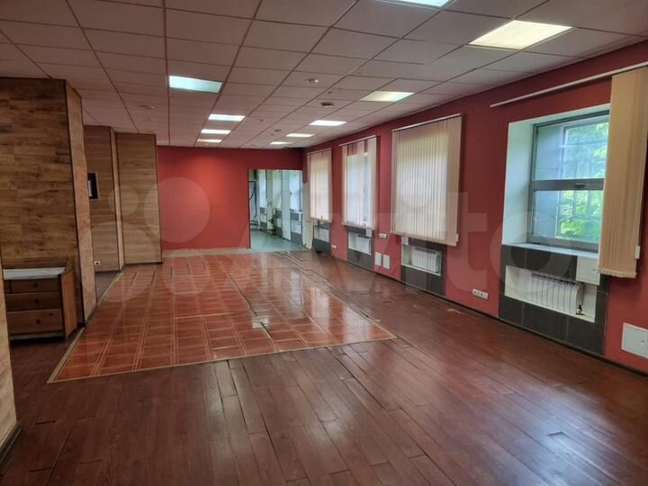 Сдам торговое помещение, 217.7 м²