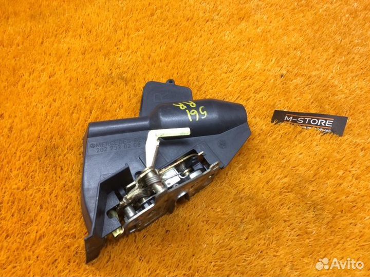 Замок двери задний правый Mercedes-Benz C-Class