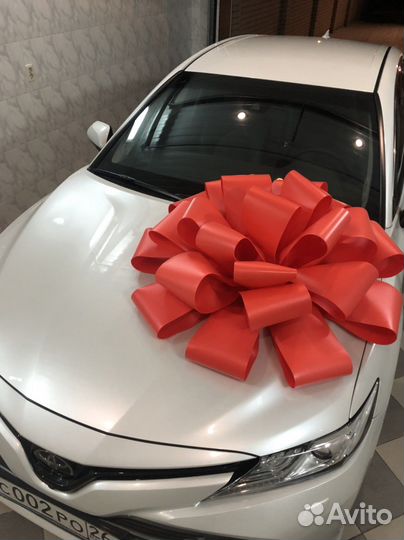 Большой подарочный бант на машину