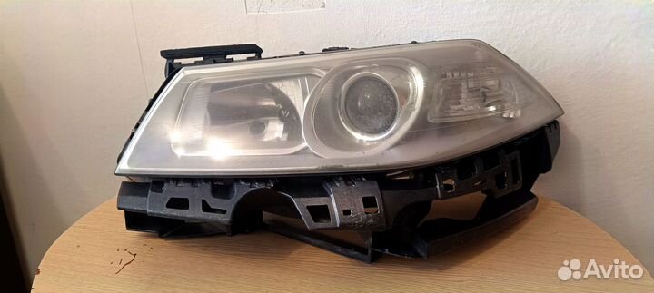 Фара пердняя правая на Renault Megane 2 8200412348