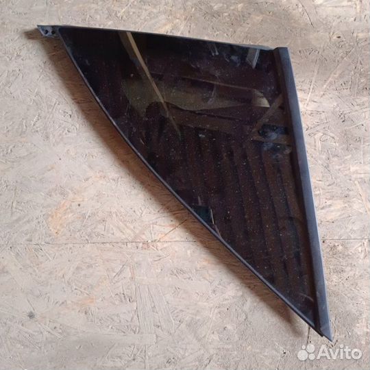 Форточка задняя правая Hyundai Tucson внедорожник