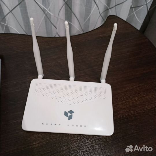 Wifi роутер, коробки и заряда нет