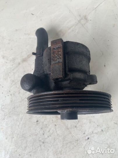 Насос гидроусилителя руля Renault Trafic F9QU760