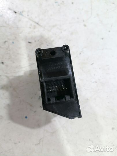 Кнопка стояночного тормоза (Geely Coolray)