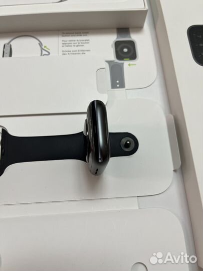 Часы Apple Watch SE 44mm Space Gray 2020