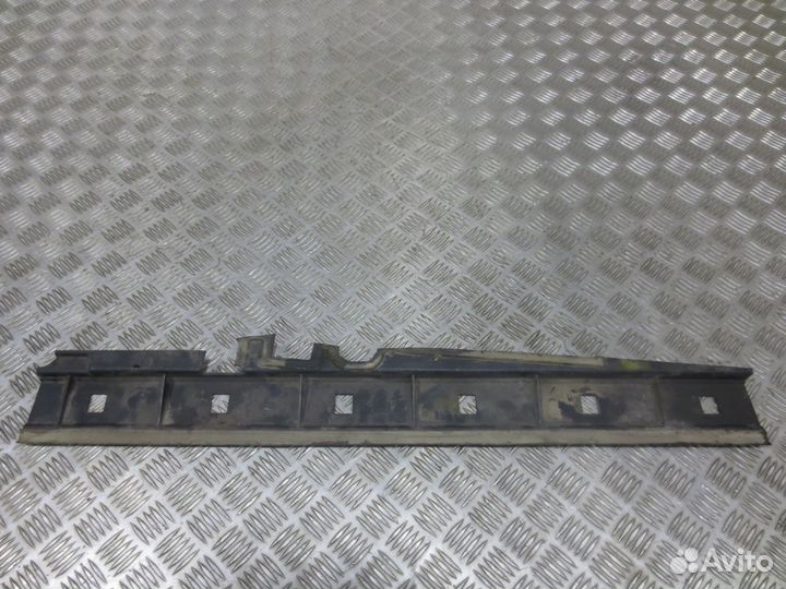 Накладка на радиатор Volvo 20561710