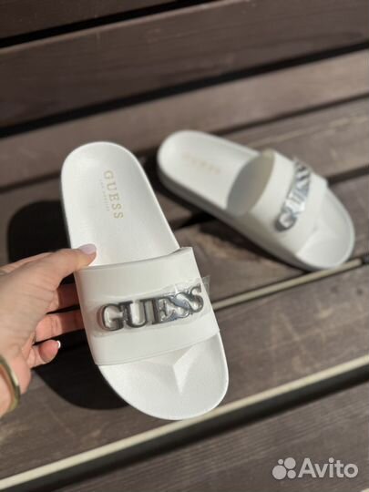 Шлепанцы guess