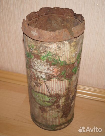 Жестяная банка от конфет фабрики 