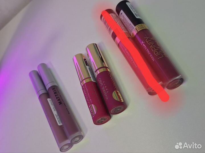 Помада блеск для губ