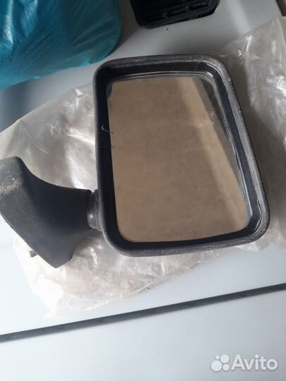 Зеркало левое