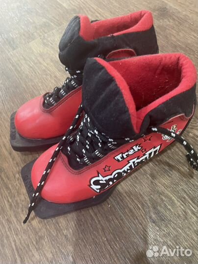 Лыжные ботинки