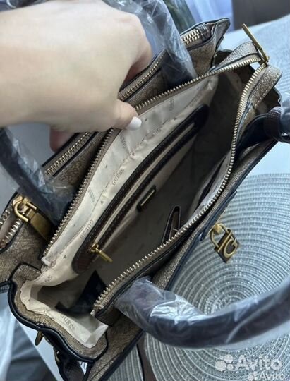 Продам сумку Guess Ginevra шопер новая коллекция