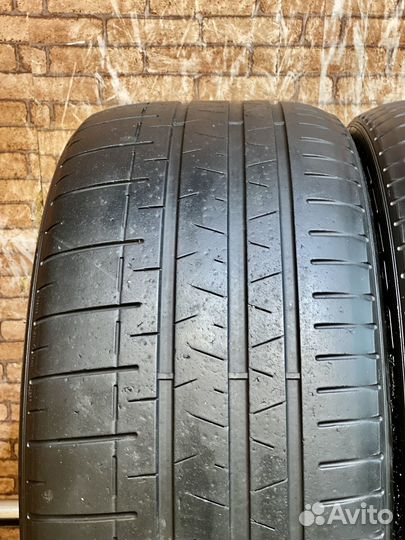 Pirelli P Zero Corsa 275/35 R19