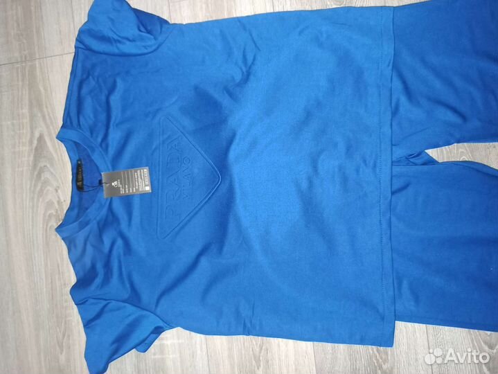 Костюм женский спортивный