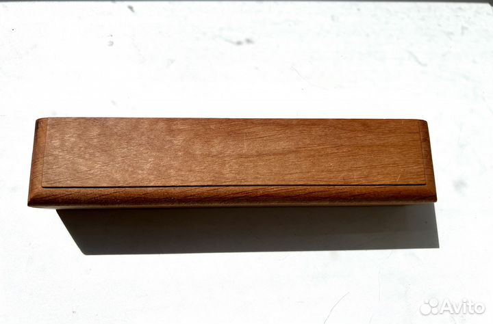 Подарочная ручка в футляре из натурального дерева