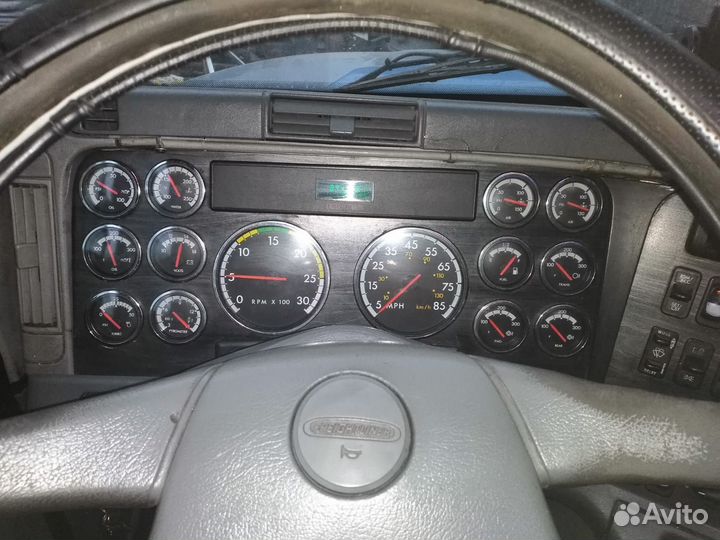 Freightliner Columbia, 2004