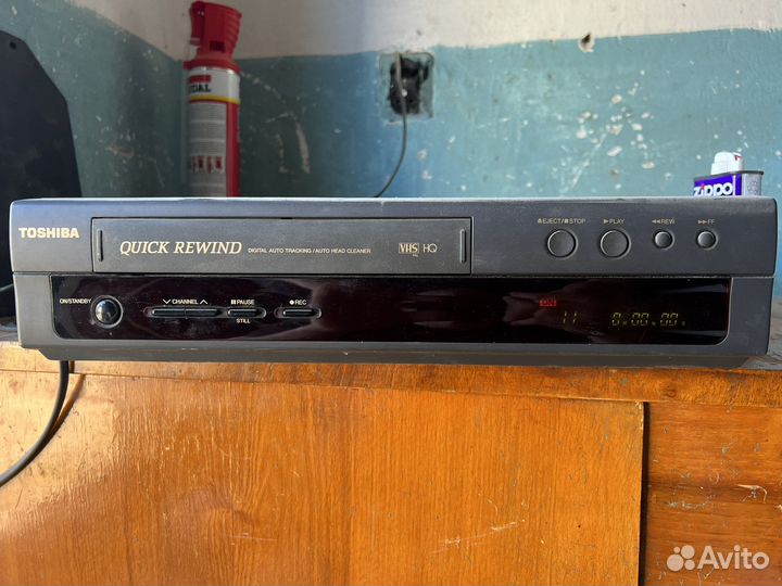 Видеомагнитофон toshiba