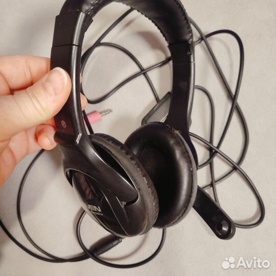 Проводные наушники