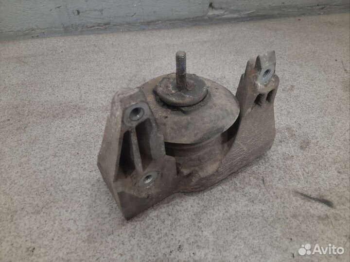 Подушка двигателя audi 100 C4
