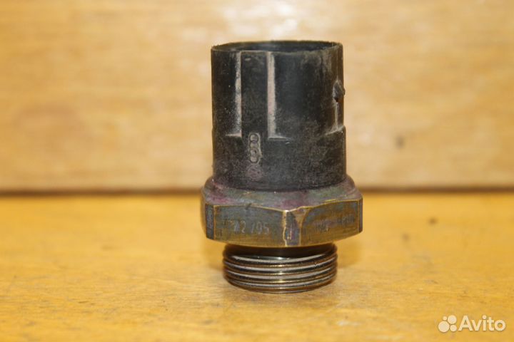 Датчик температуры охлаждающей жидкости VAG