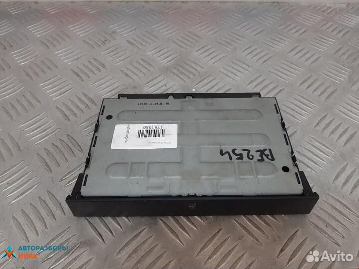 Подстаканник Volkswagen Golf 4 2001 1J0858601D