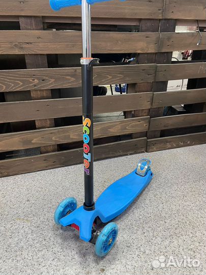 Самокат детский трехколесный новый