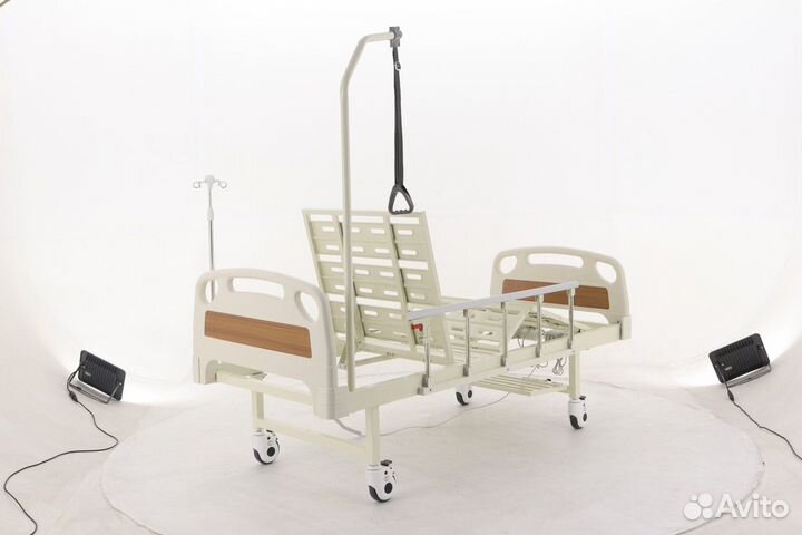 Медицинская кровать