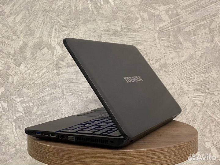 Ноутбук Toshiba 15.6' (стандарт)