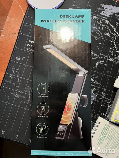 Настольная лампа с беспроводной зарядкой