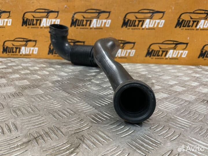 Патрубок воздушного фильтра правый Land Rover