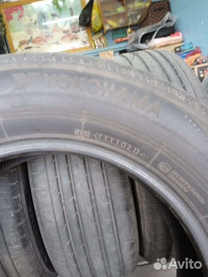 Yokohama S220 225/65 R17